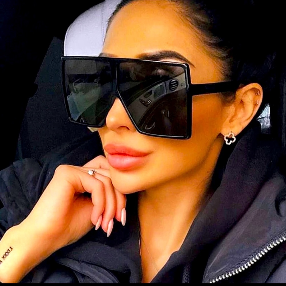 💚❤️💜oversized shades to match any outfit